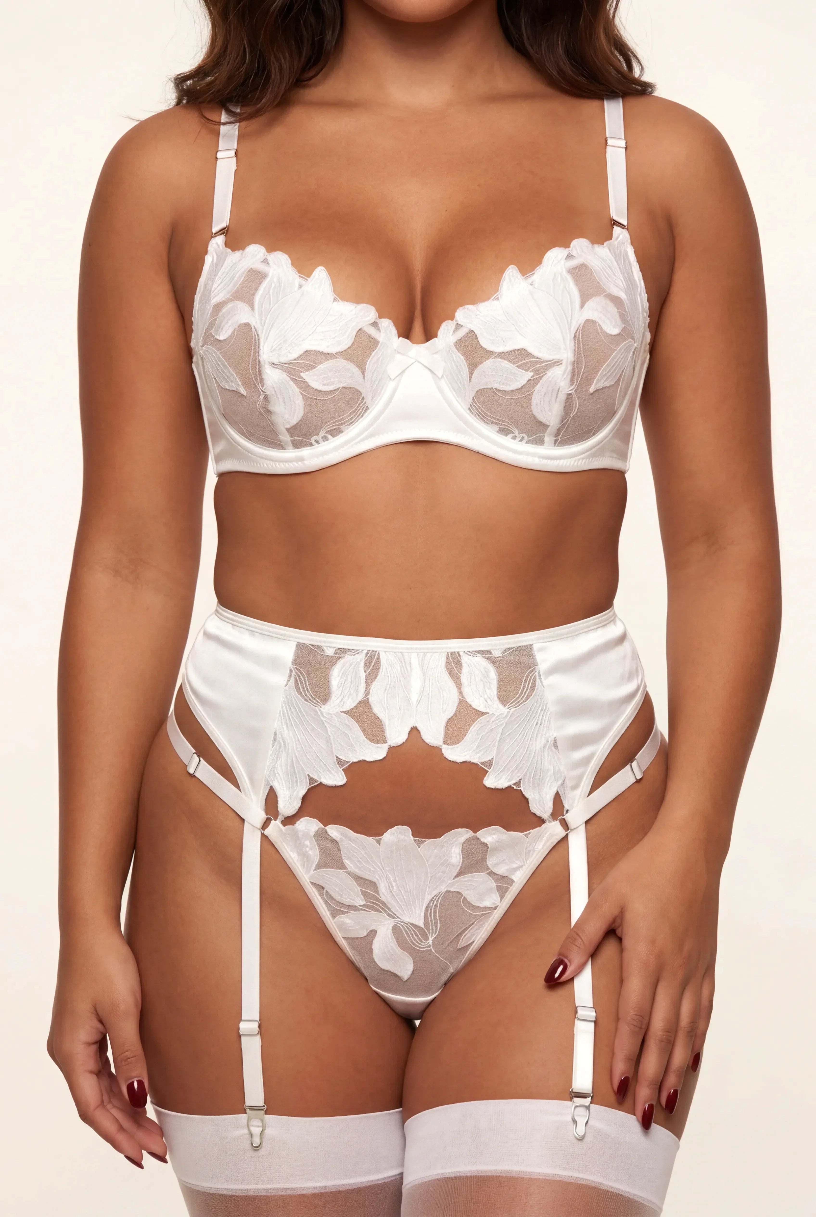 Vierteiliges Dessous-Set - PEARL - NAKED Underwear - Produktnahaufnahme Vorderseite