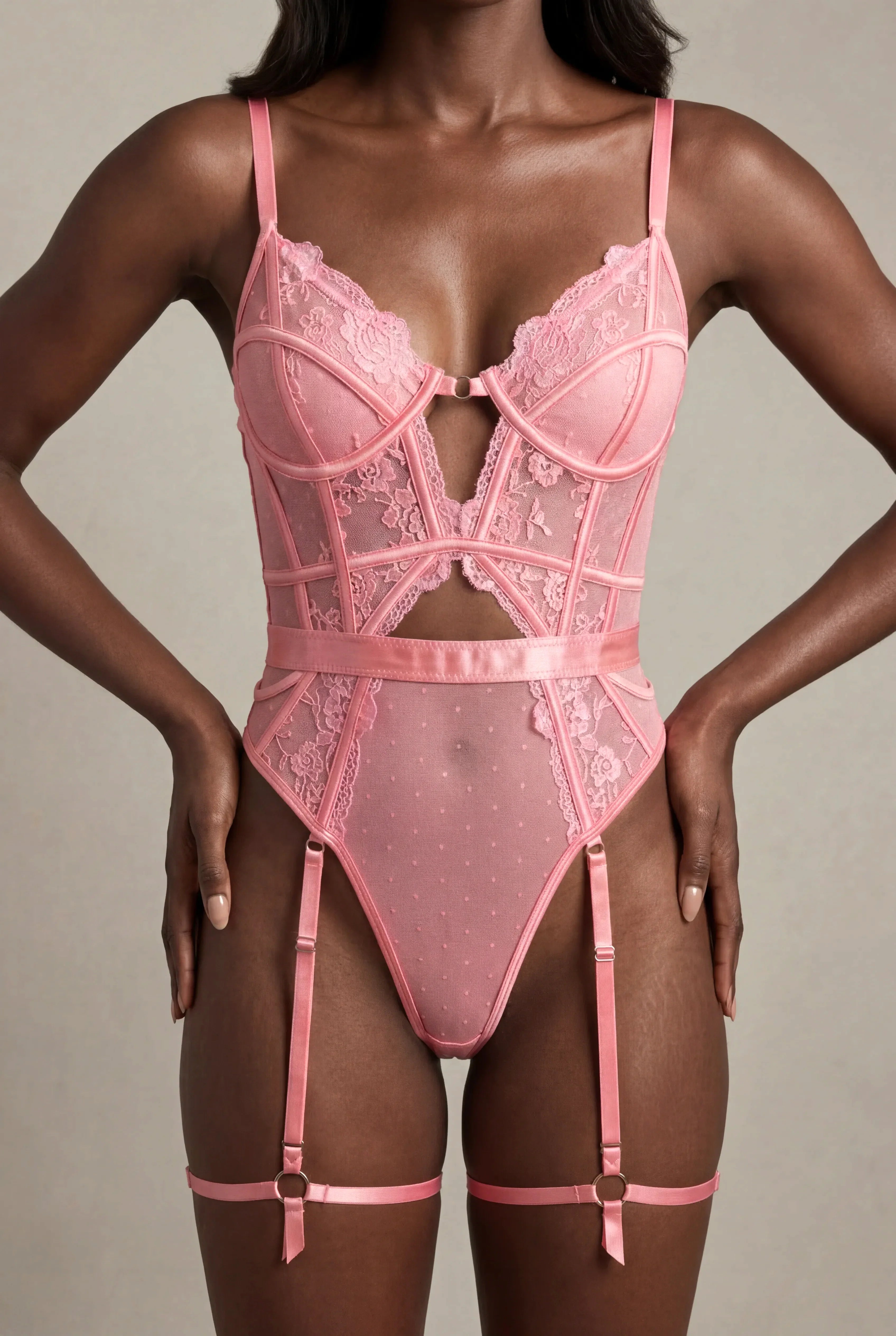 Body en dentelle avec tour de cuisses - AUDACE Rose - NAKED Underwear - Close-up produit face